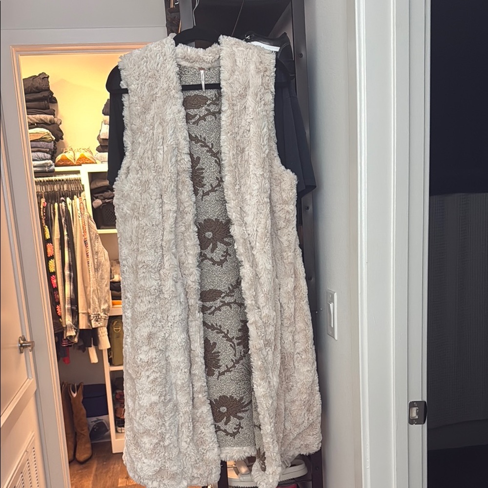Free people faux fur vest reverable